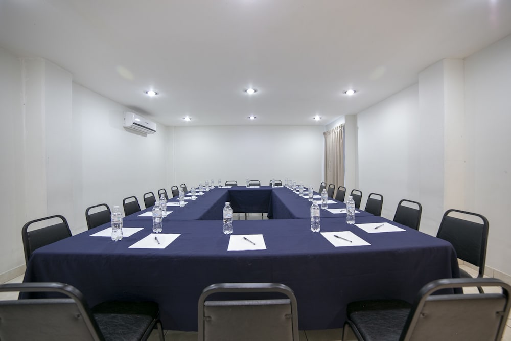 RS Suites Hotel 39/47