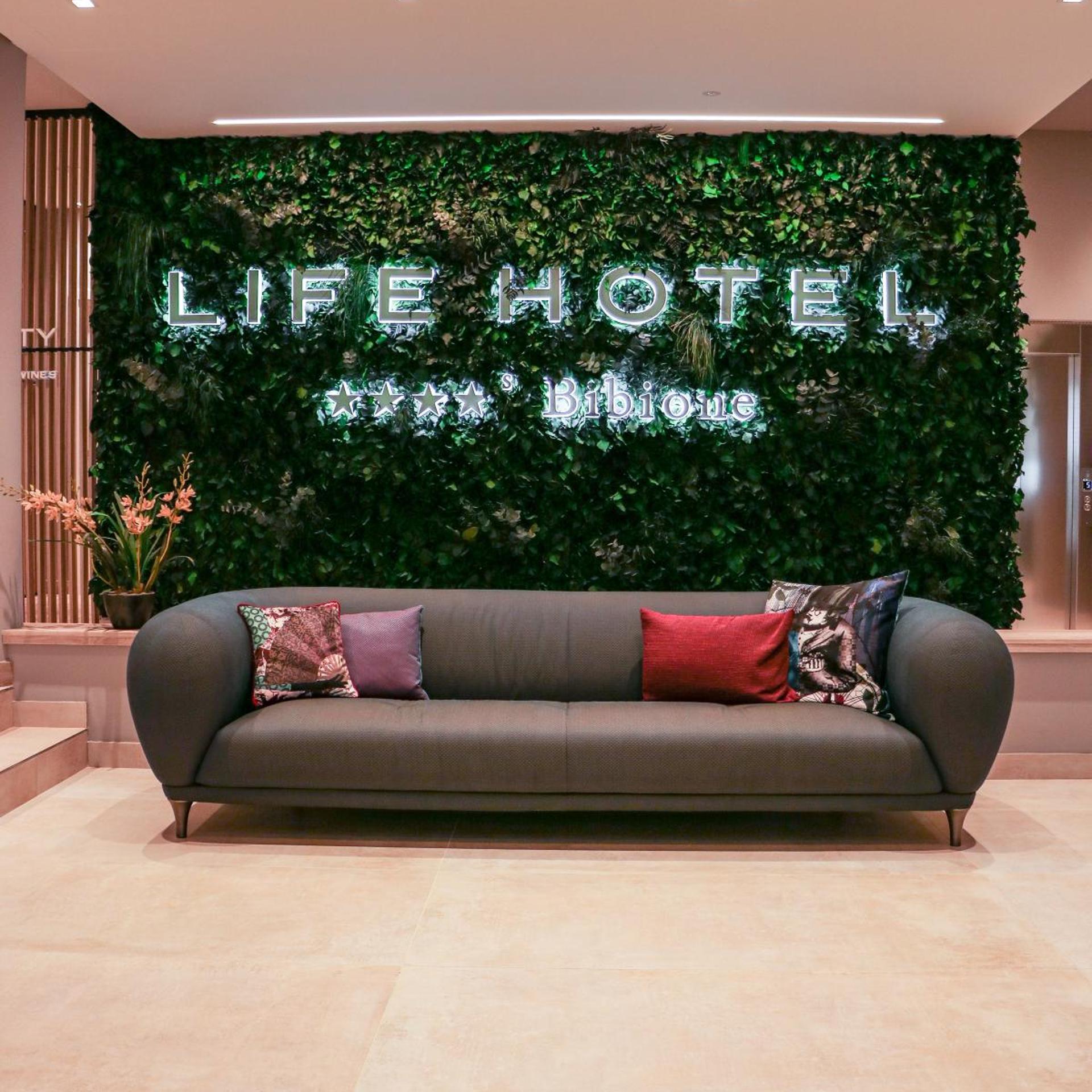 Life Hotel 35/50