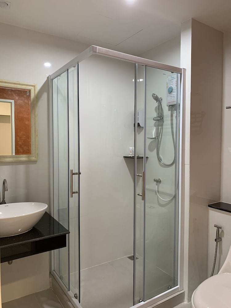 iCare Residence & Hotel 39/41