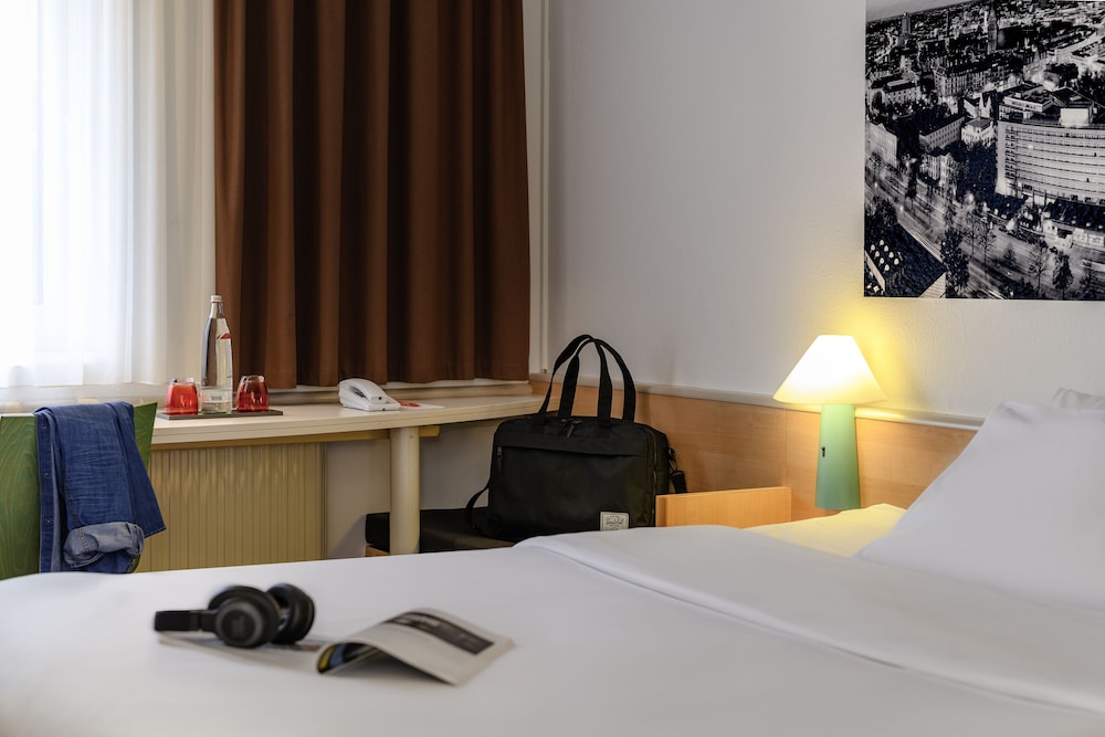 IBIS HANNOVER MEDICAL PARK 25/64