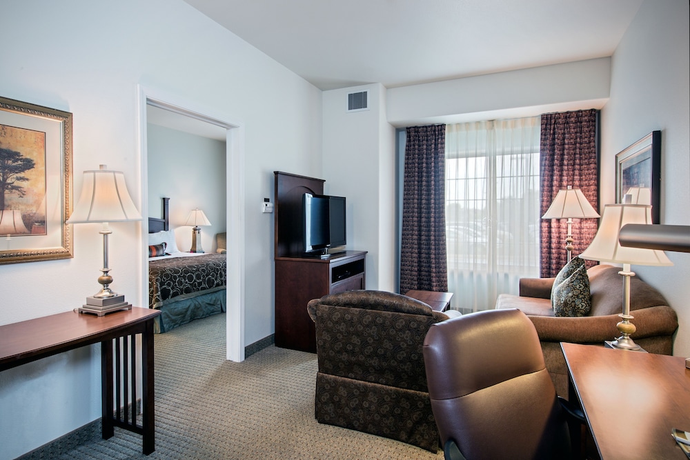 STAYBRIDGE SUITES ROCKFORD 53/73