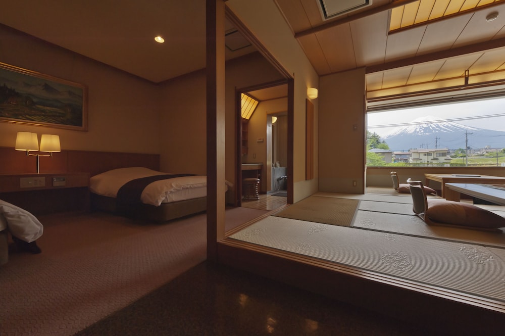 Ooike Hotel 25/50