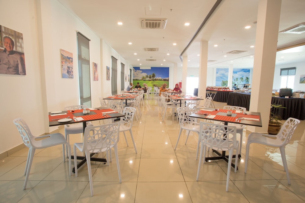 Hotel Adya Express 46/60