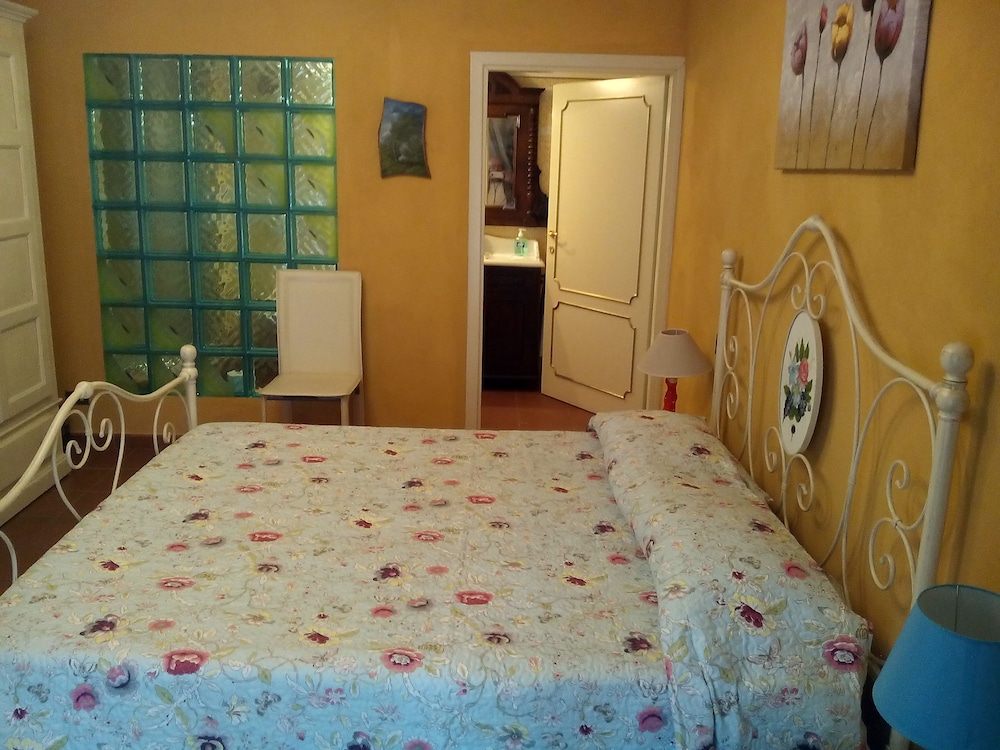 غرفة تنفيذية بسرير كوين، Villa Sargiano B&B 3/10