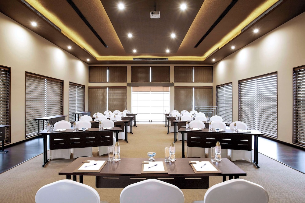 Pullman Bentota Resort & Spa 37/50