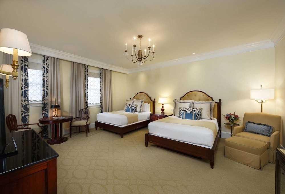 GRAND, PREMIER, QUEEN BED