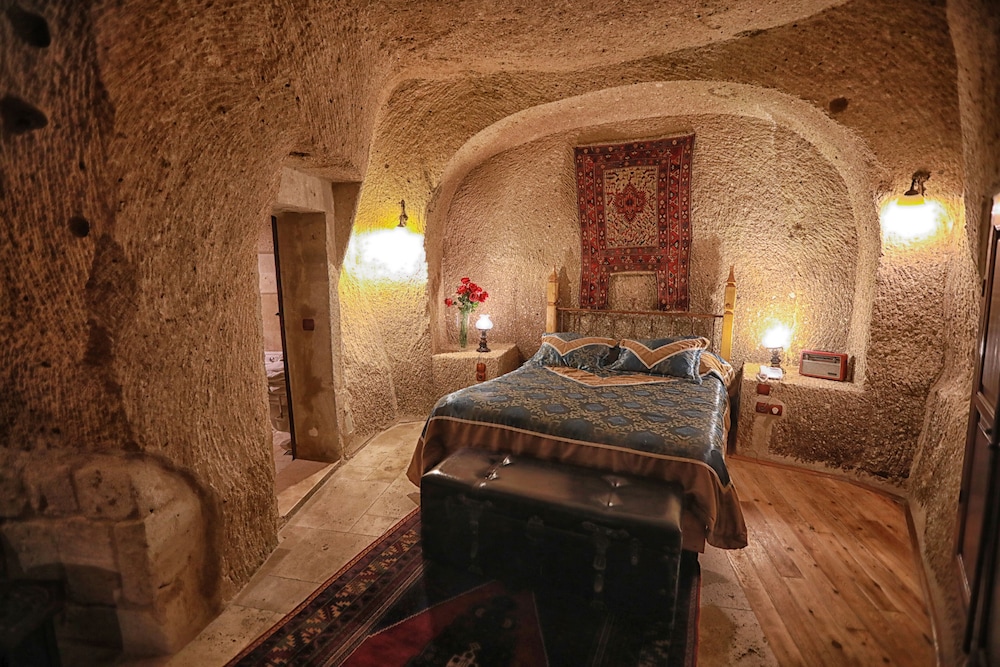 Traveller Apos S Cave Hotel 10/76
