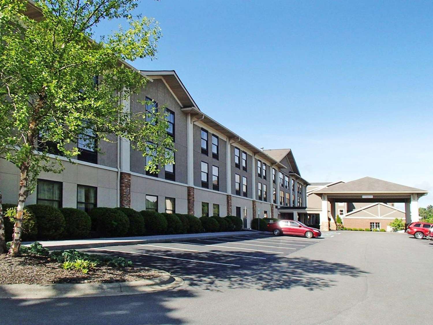 Quality Inn & Suites Boone - University Area 24/24
