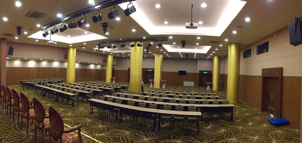 Acappella Suite Hotel 50/64