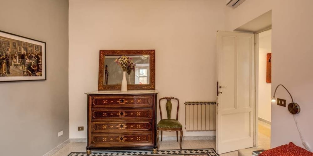 Monti Coliseum 3 bedroom 2nd floor 3/40