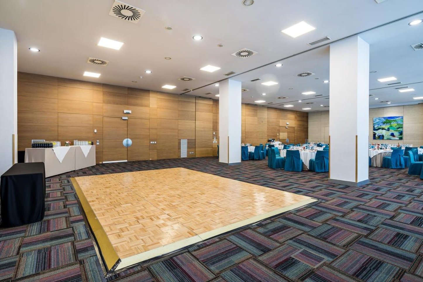 Lobby at HOTEL PUERTA DE BILBAO, BARAKALDO