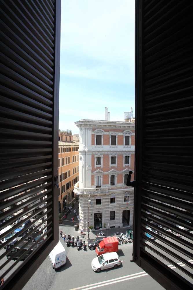 SUITE ART NAVONA 8/59