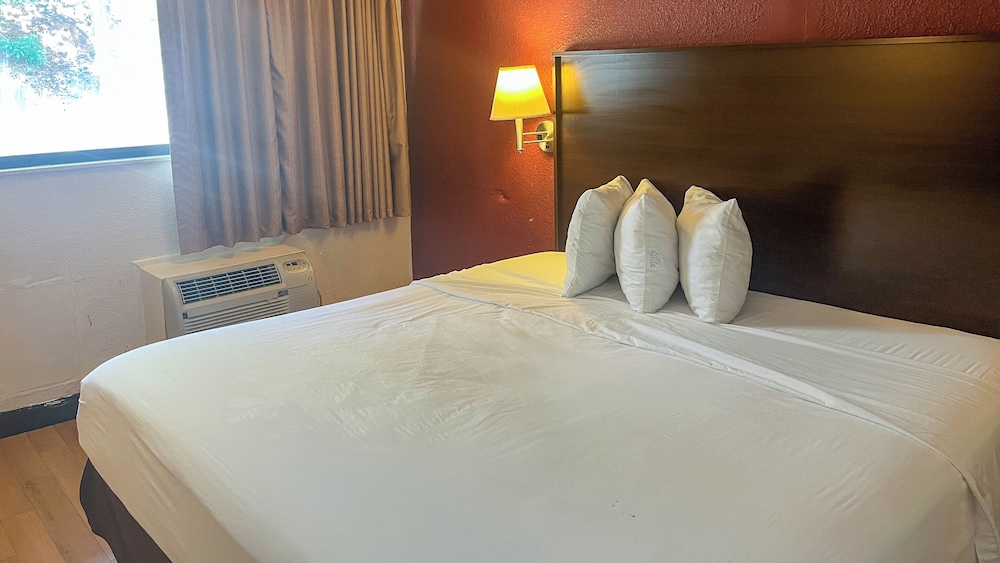 غرفة ديلوكس بسرير كينج، Motel 6 Atlanta Smyrna / Ballpark 6/10