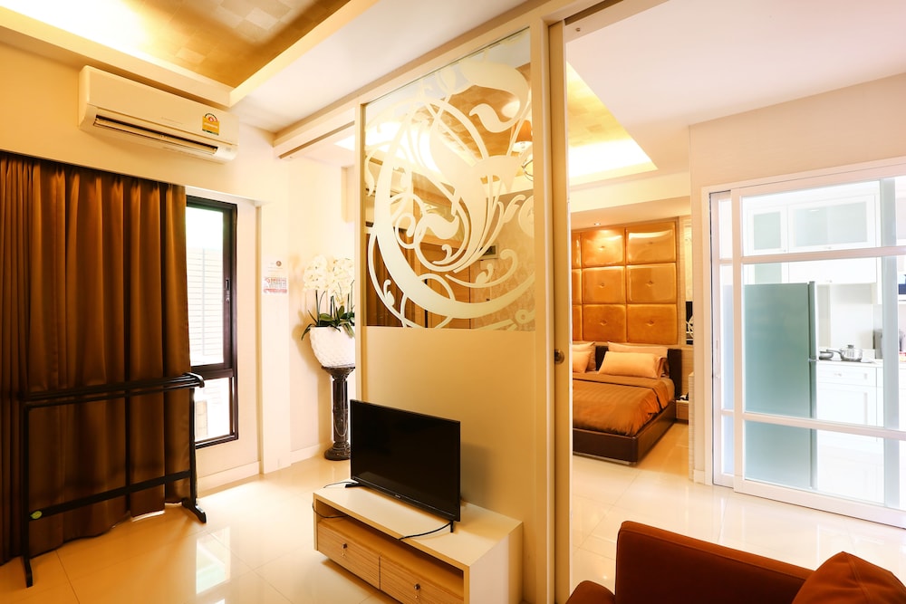 The Luxury Residence 5/50