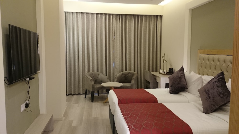 Mango Hotels Naveen 6/21