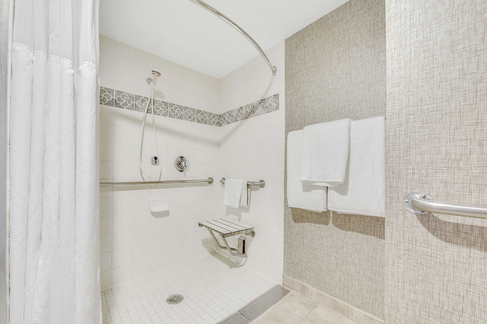 Hilton Phoenix Tapatio Cliffs Resort 13/75
