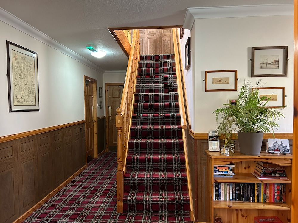 Karrawa Guest House 12/65