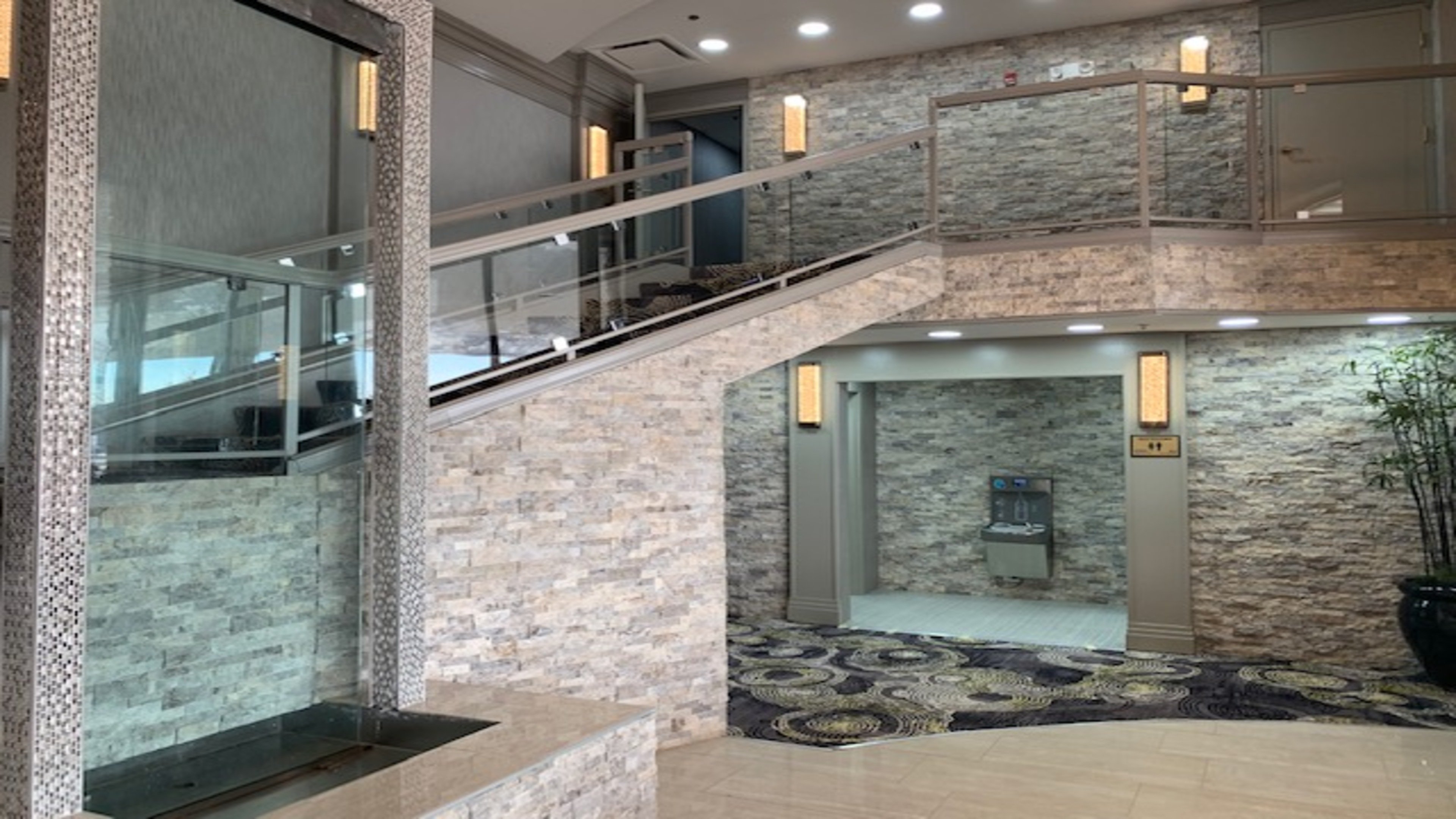 Holiday Inn & Suites Chicago North Shore (Skokie) 4/55