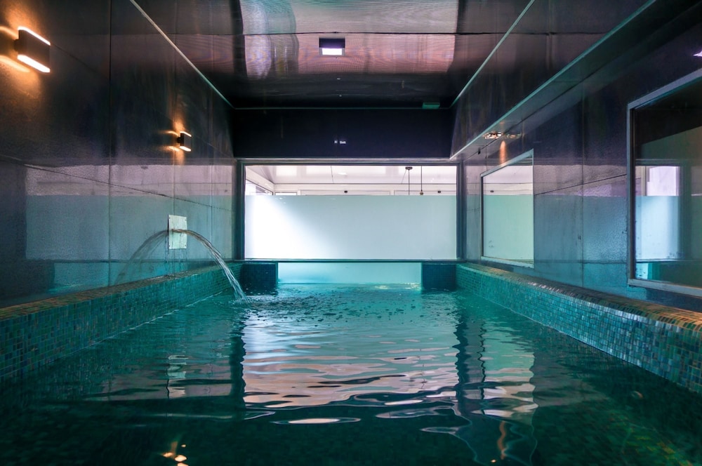swimming pool spa