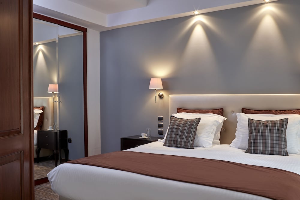 Ava Hotel Suites 14/39