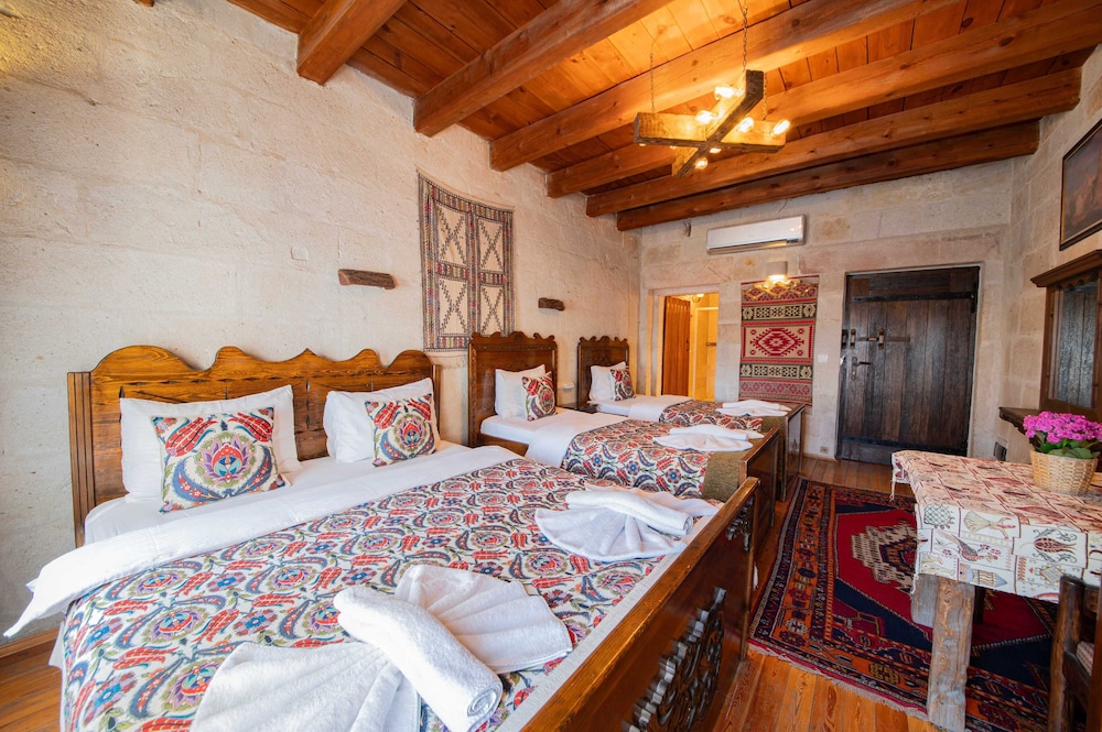 Safran Cave Hotel 12/50