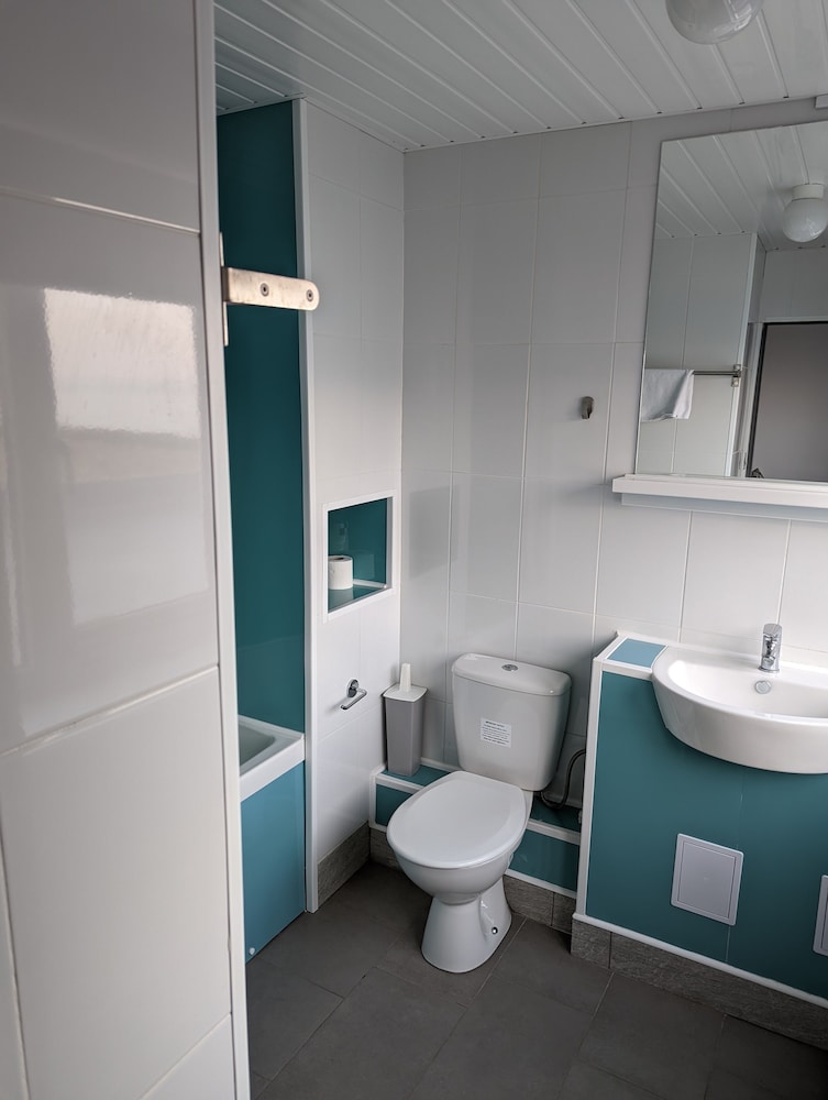 OYO Mayfair Hotel Isle of Wight 54/60