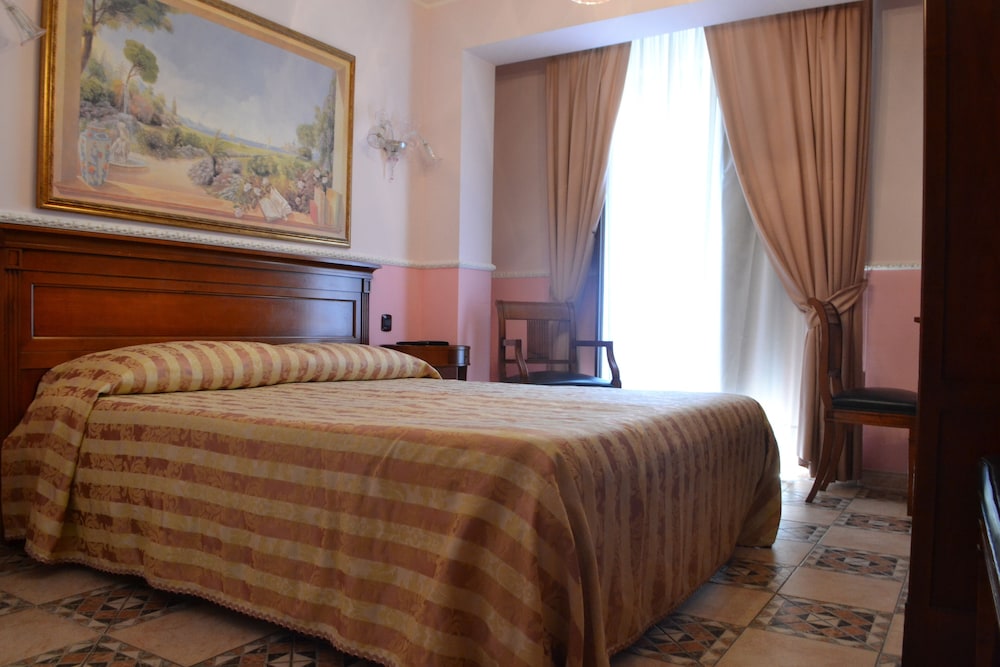 Hotel U Bais 16/36