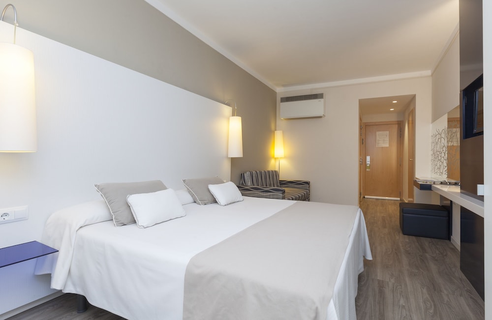 Hotel Canyelles Playa 12/48