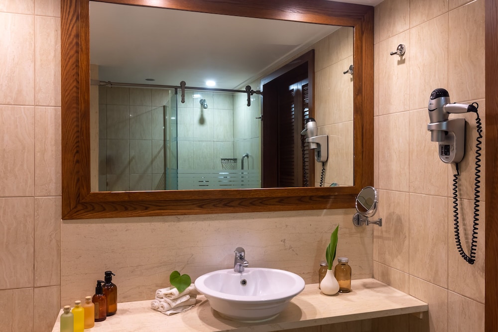 JUNIOR SUITE, POOL ACCESS