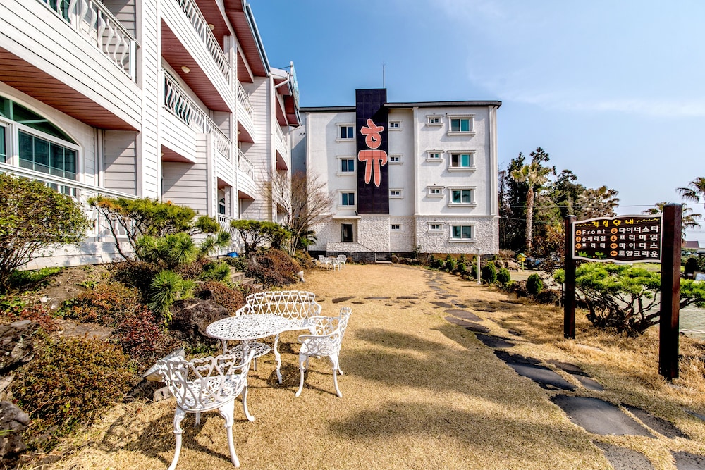 Jungmun Jejuhue Pension 34/44