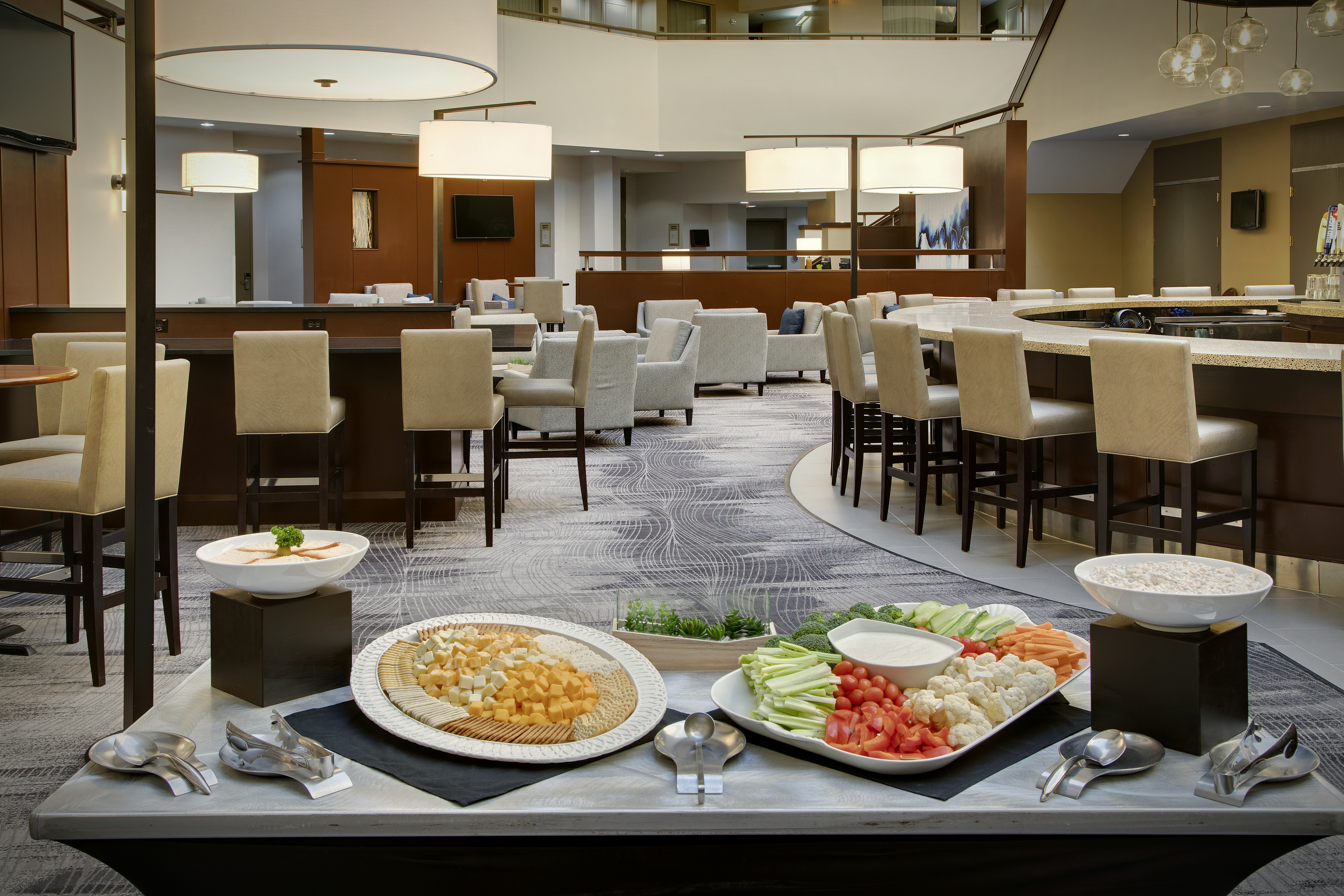 Embassy Suites by Hilton Detroit Troy Auburn Hills 50/77