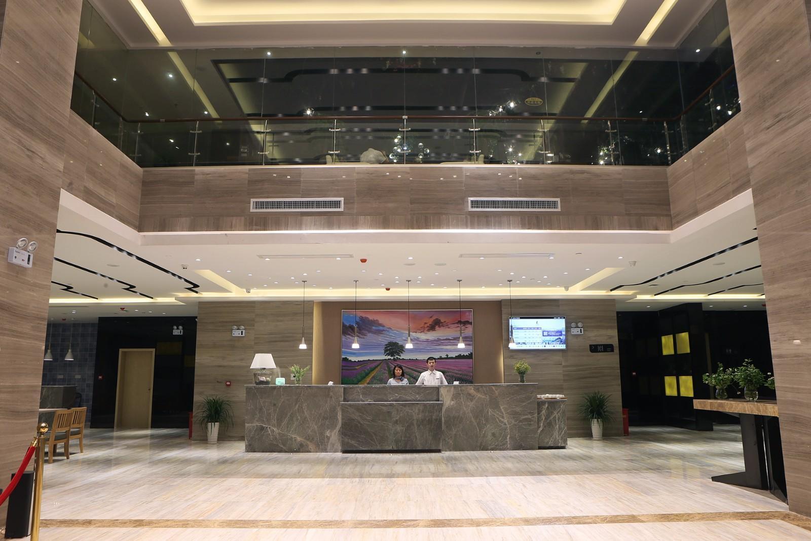 Lavande Hotel (Guiyang Huaxi) 7/23