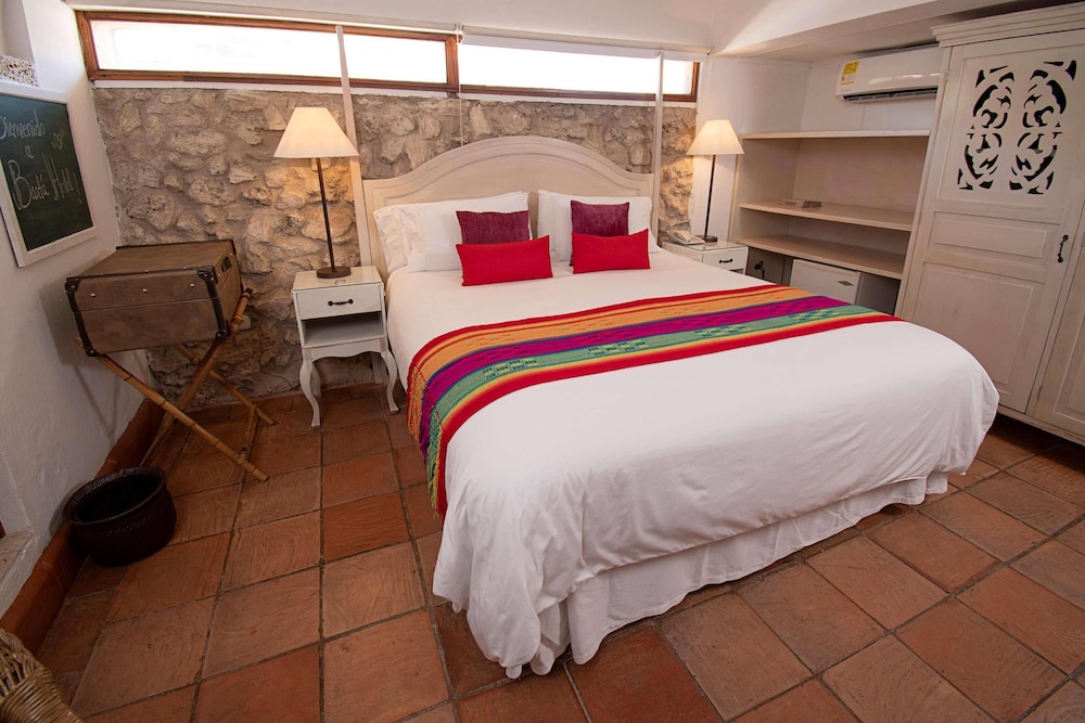 1 King Bed