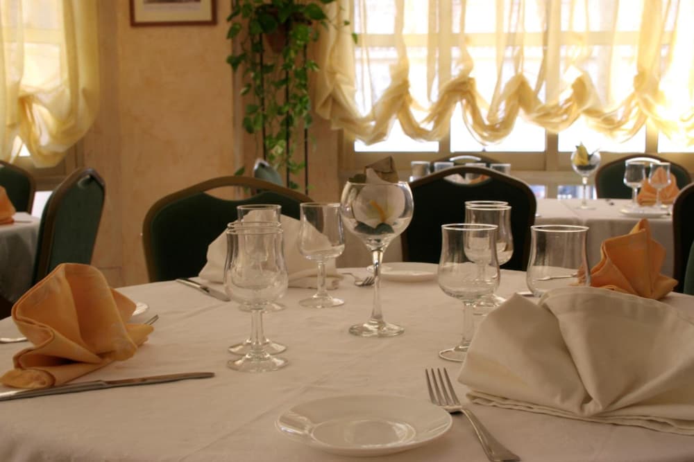 HOTEL MEDITERRANEO 46/52