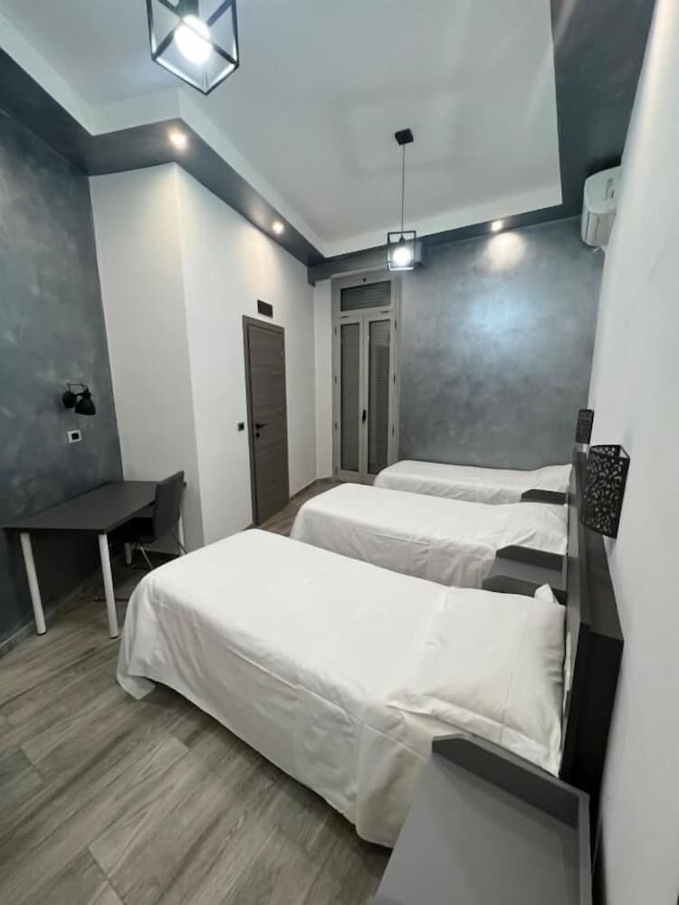 Hotel Ferrucci 3/19