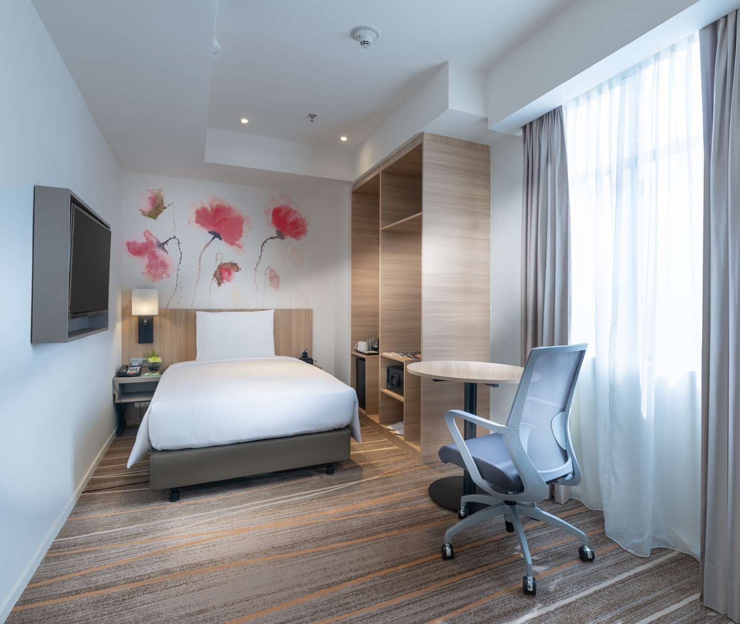 Guest Room, Single, Twin Towers View