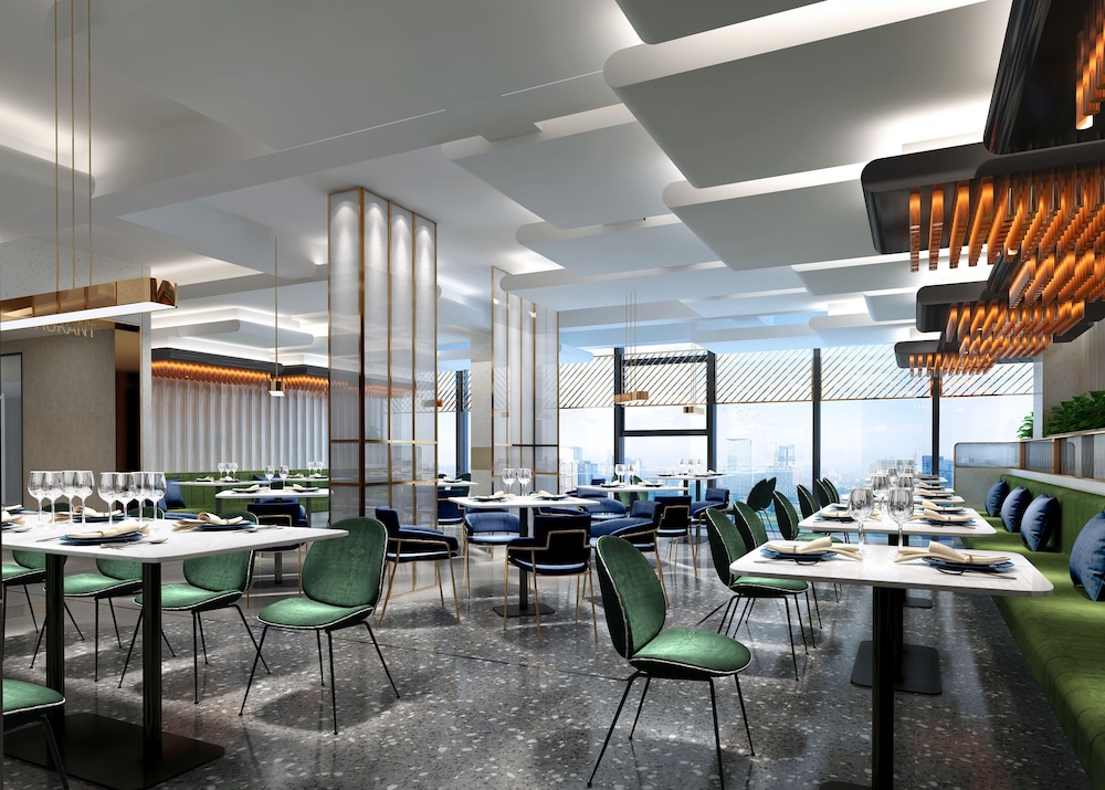 Superise Hotel 32/40