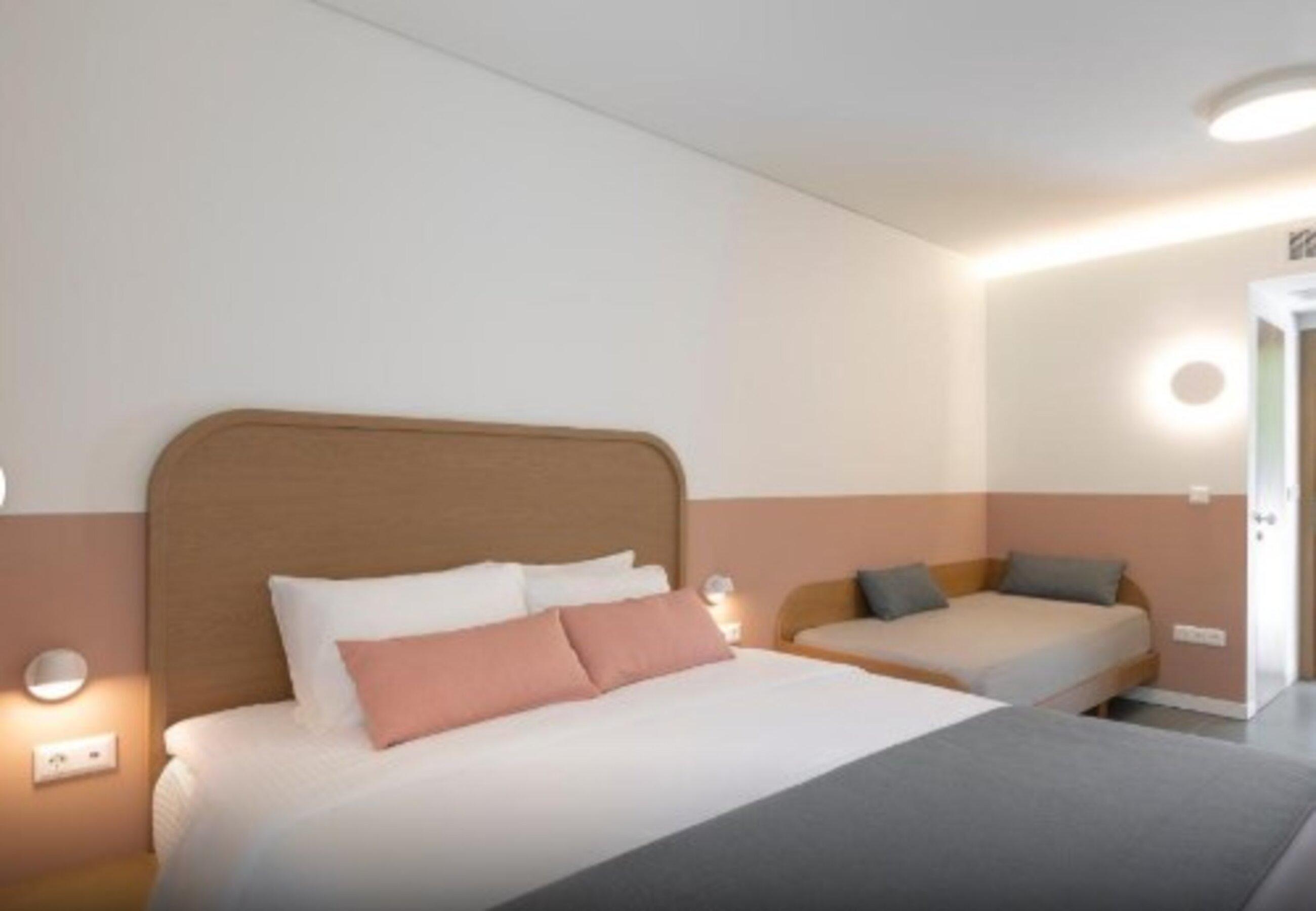 Deluxe, Double Bed, Garden View, Balcony or Terrace