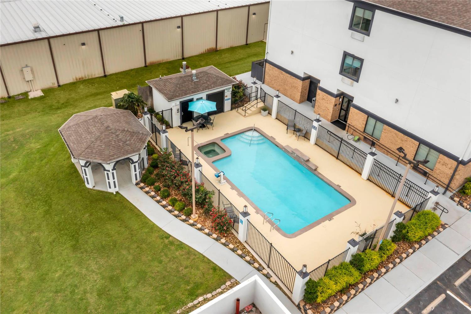 Comfort Inn & Suites Schulenburg TX 21/23