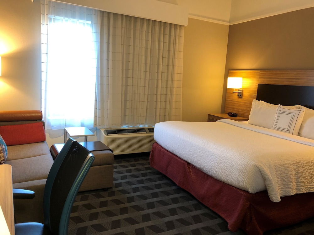 TownePlace Suites by Marriott Macon Mercer University 12/30