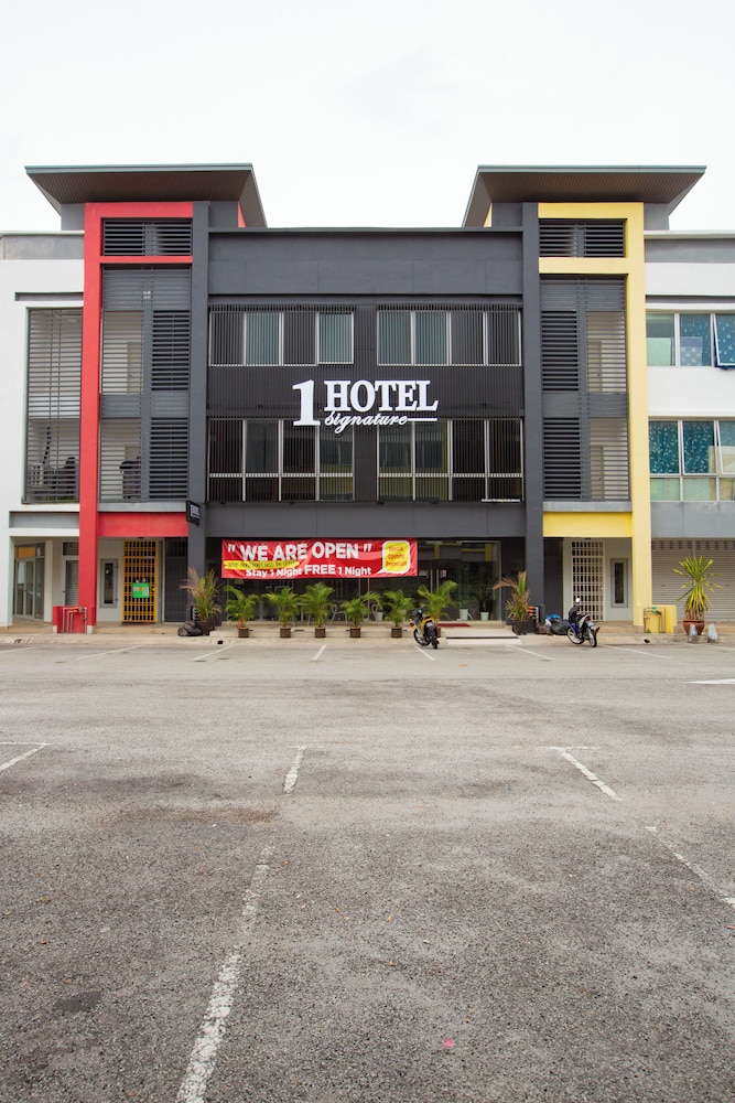 1 Hotel Signature Port Dickson 13/18