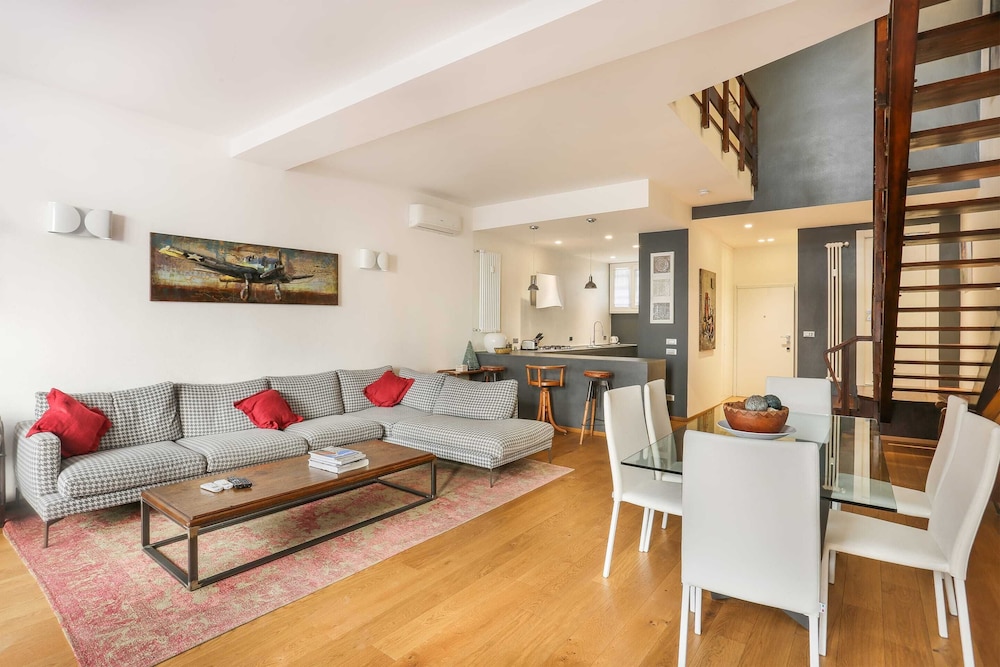 Pitti Palace 5 Stars Apartment 12/24