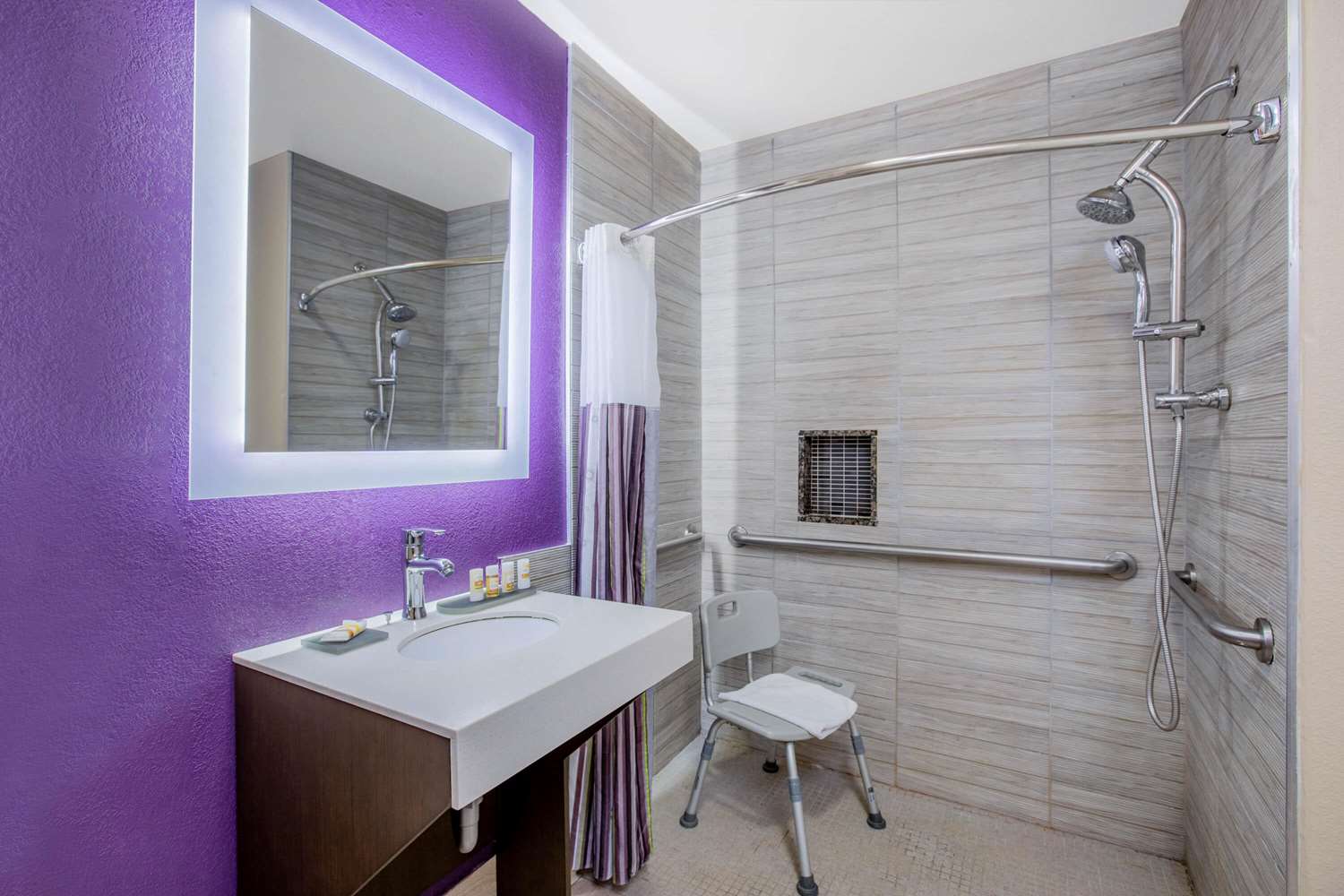 La Quinta Inn & Suites by Wyndham Hesperia Victorville 43/44