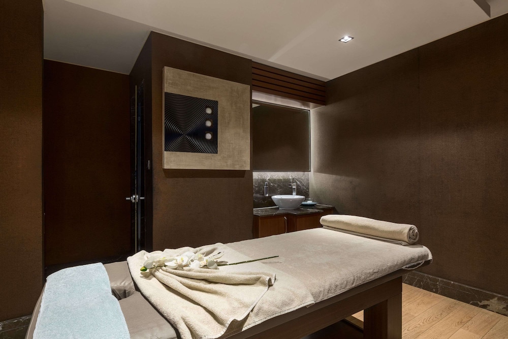 Swimming pool-spa