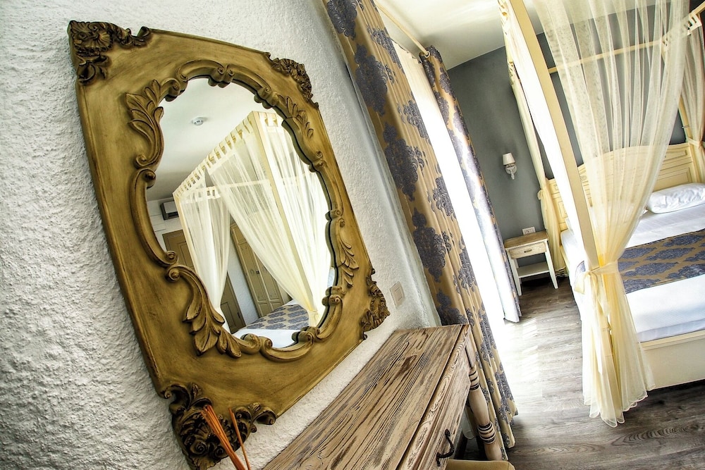 Villa Fanti 34/47