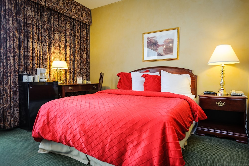 Peterborough Inn & Suites Hotel 25/64