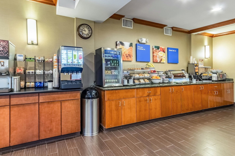 Comfort Inn & Suites Gillette near Campbell Medical Center 14/44