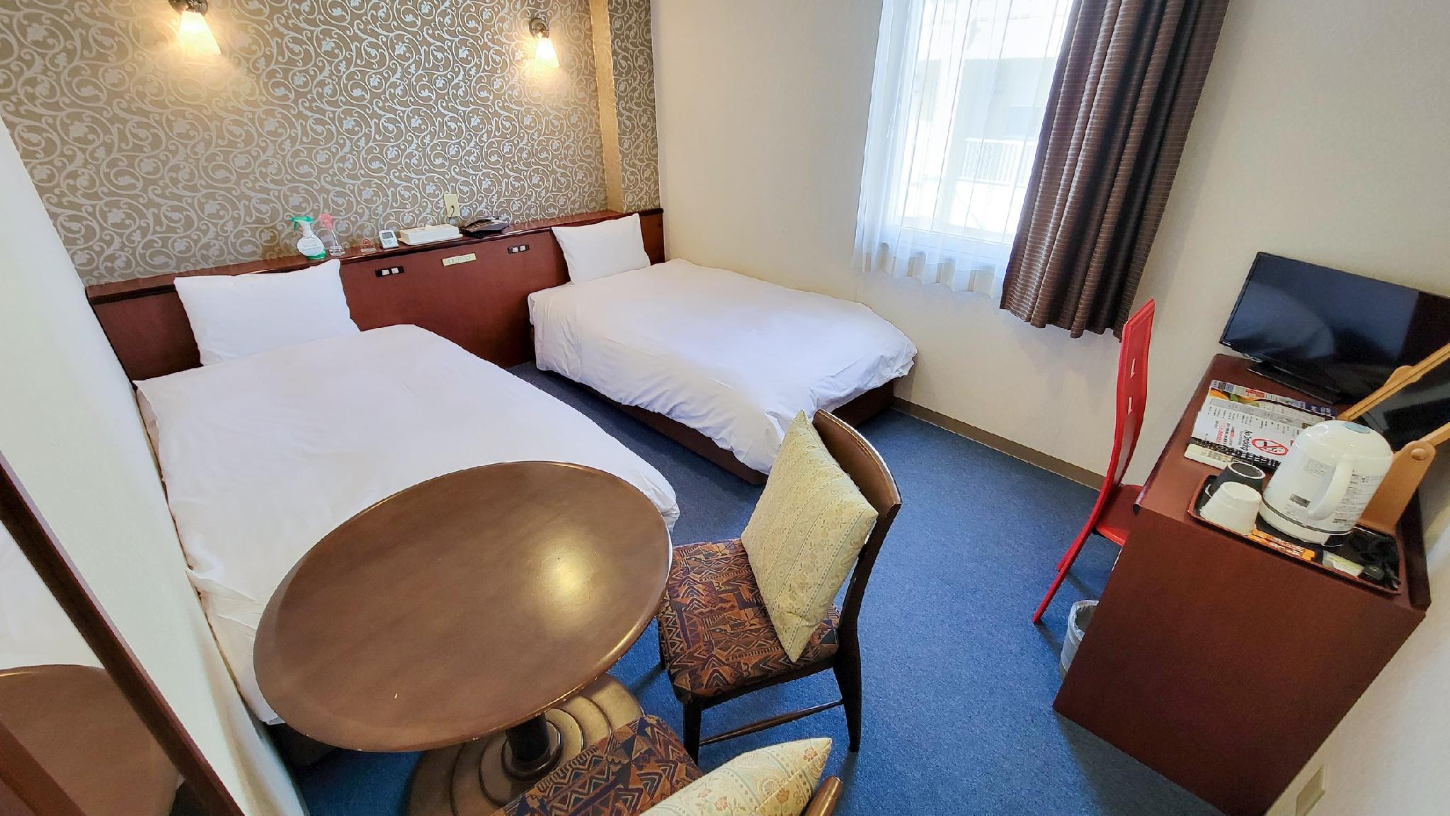 Room, Twin Beds