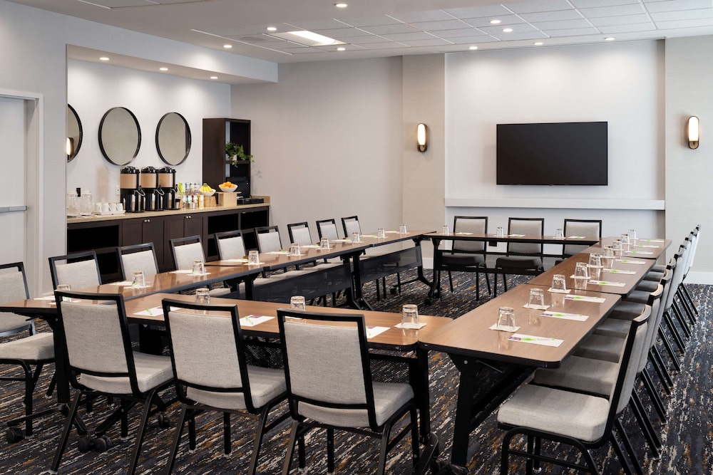Hyatt Place At Anaheim Resort Convention Center 57/71
