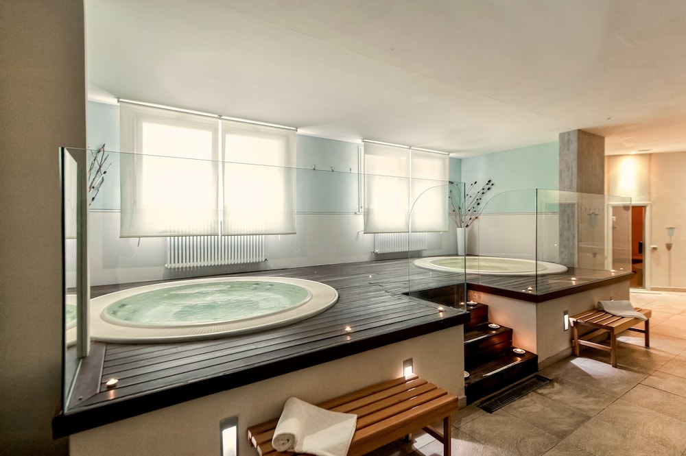 Saturnia Tuscany Hotel 35/70
